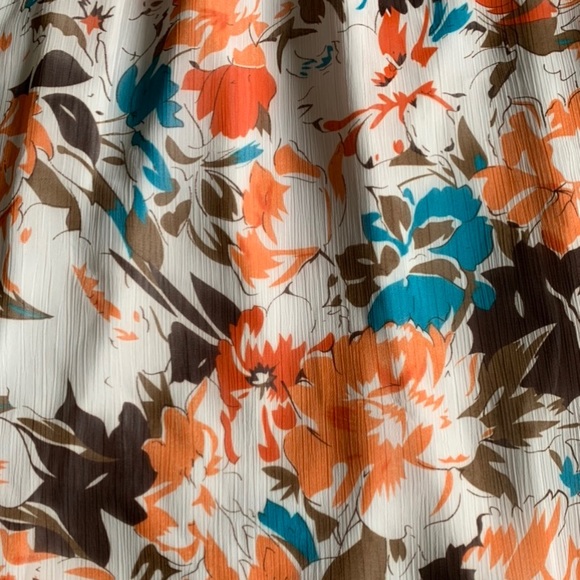 ‼️SOLD‼️Flowered halter dress chiffon like bottom. - Picture 3 of 3